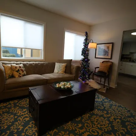 Grand Millennial Style Uw Cap Hill Ev Apartamento